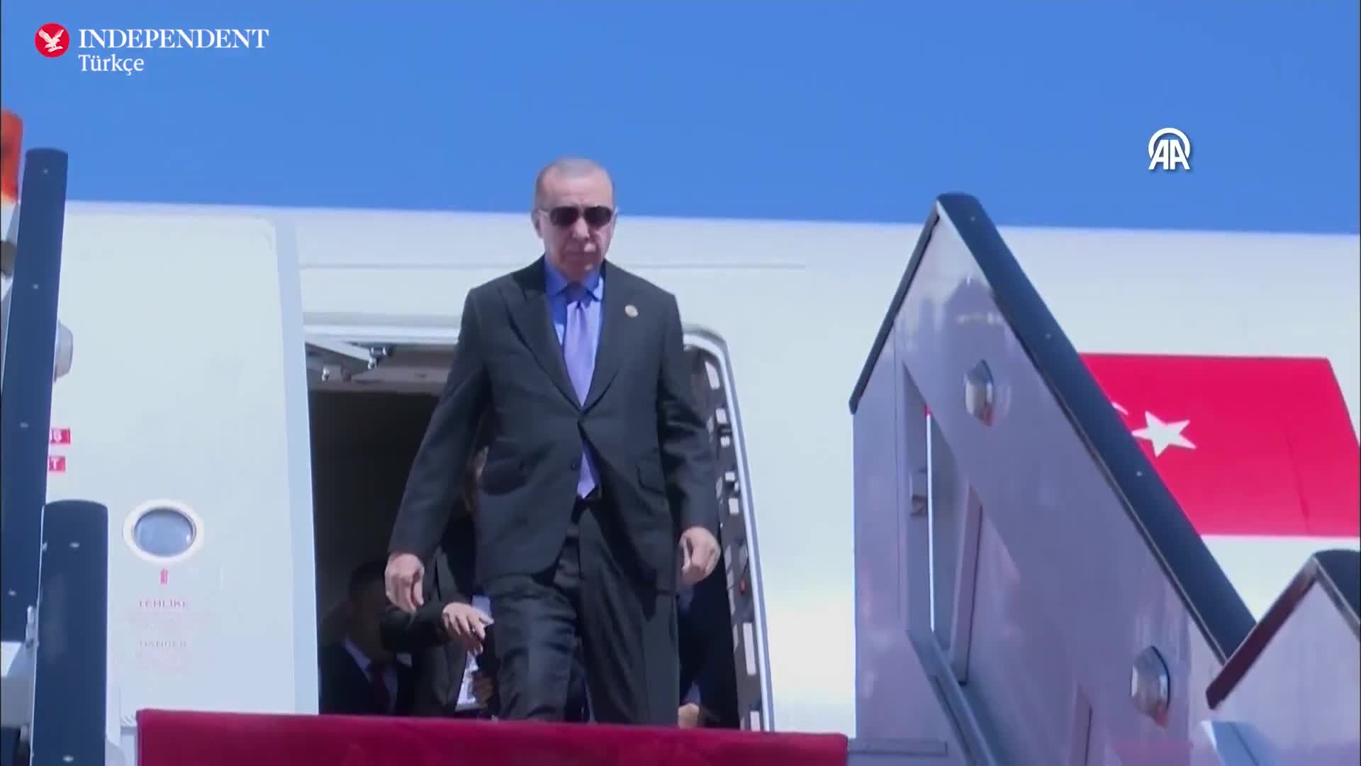 Turkije heeft de VS rechtstreeks laten weten dat Netanyahu niet mag deelnemen aan de top in Egypte, aldus een Turkse functionaris tegenover CNNTurk. De mogelijke deelname van Netanyahu aan de top in Egypte heeft Erdogan en andere moslimleiders ertoe aangezet een boycot te overwegen.