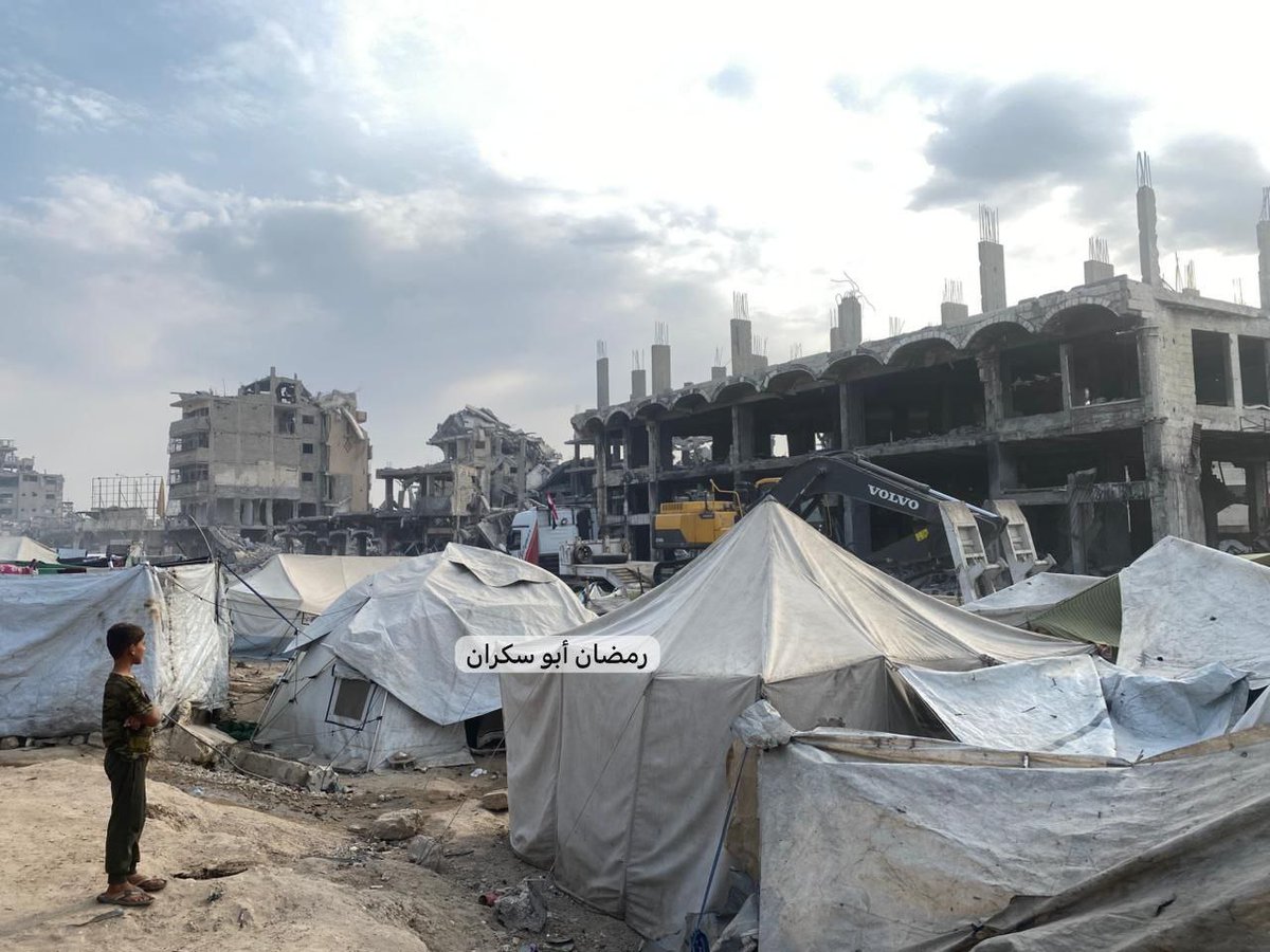 وصول الطواقم المصرية مفترق الشجاعية لإستكمال أعمال البحث عن جثث أسرى إسرائيليين لليوم الثالث على التوالي